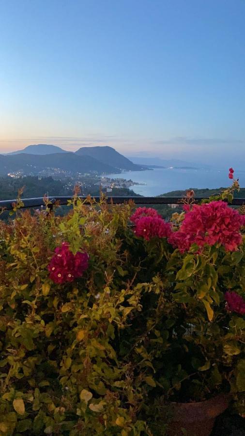 Theea Cottage - Wonderful Sea Views Chlomos Dış mekan fotoğraf