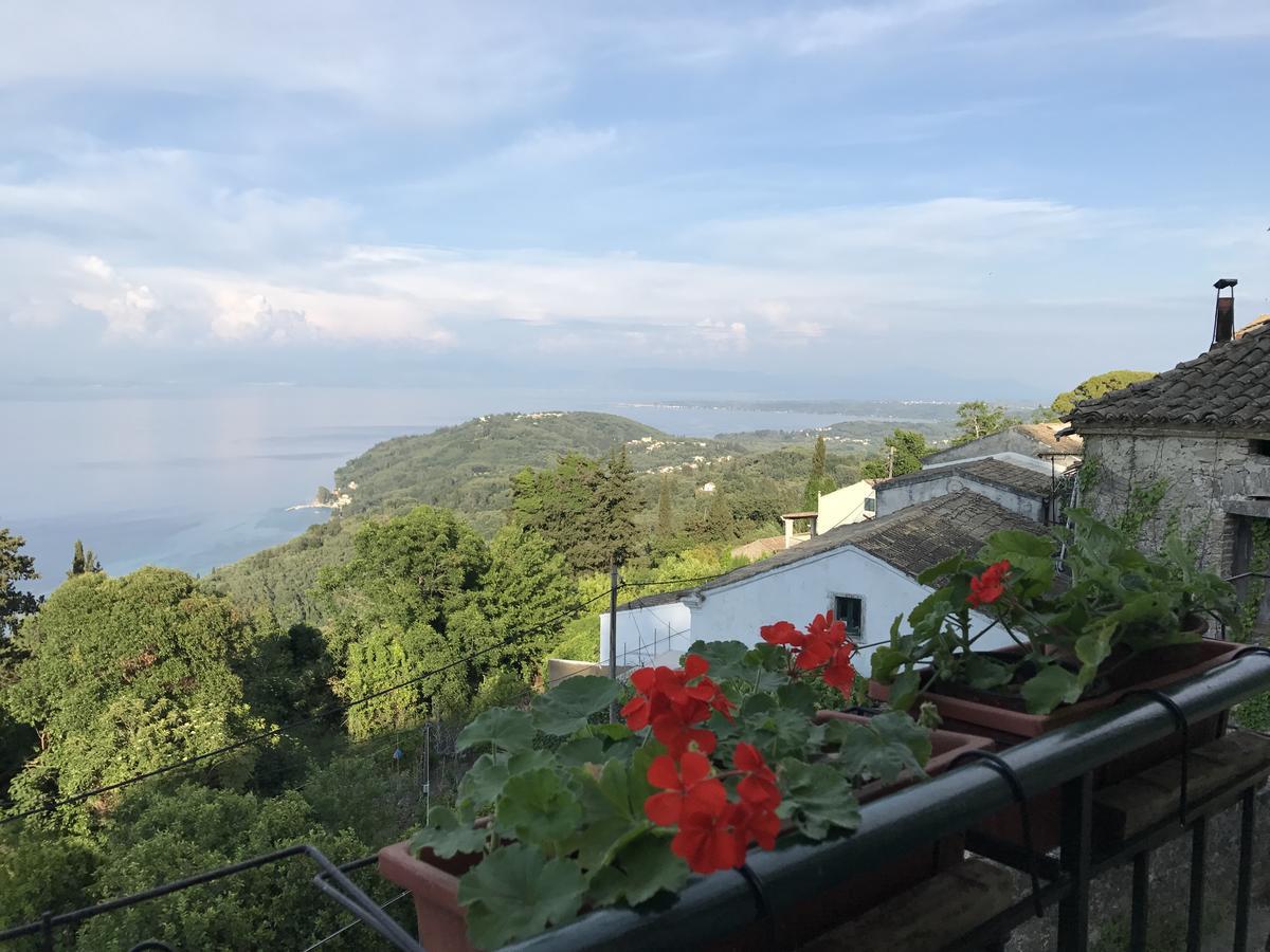 Theea Cottage - Wonderful Sea Views Chlomos Dış mekan fotoğraf
