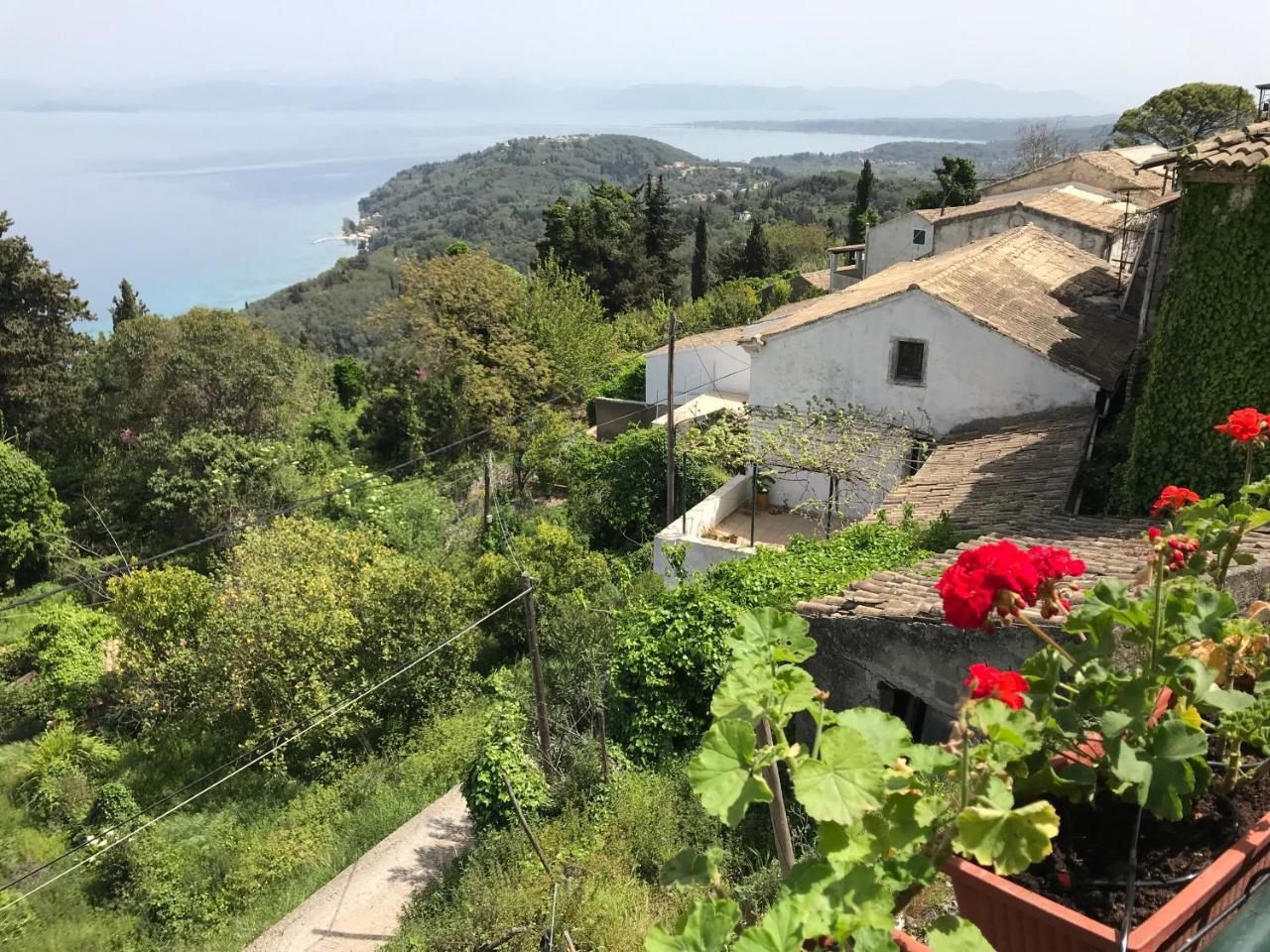 Theea Cottage - Wonderful Sea Views Chlomos Dış mekan fotoğraf